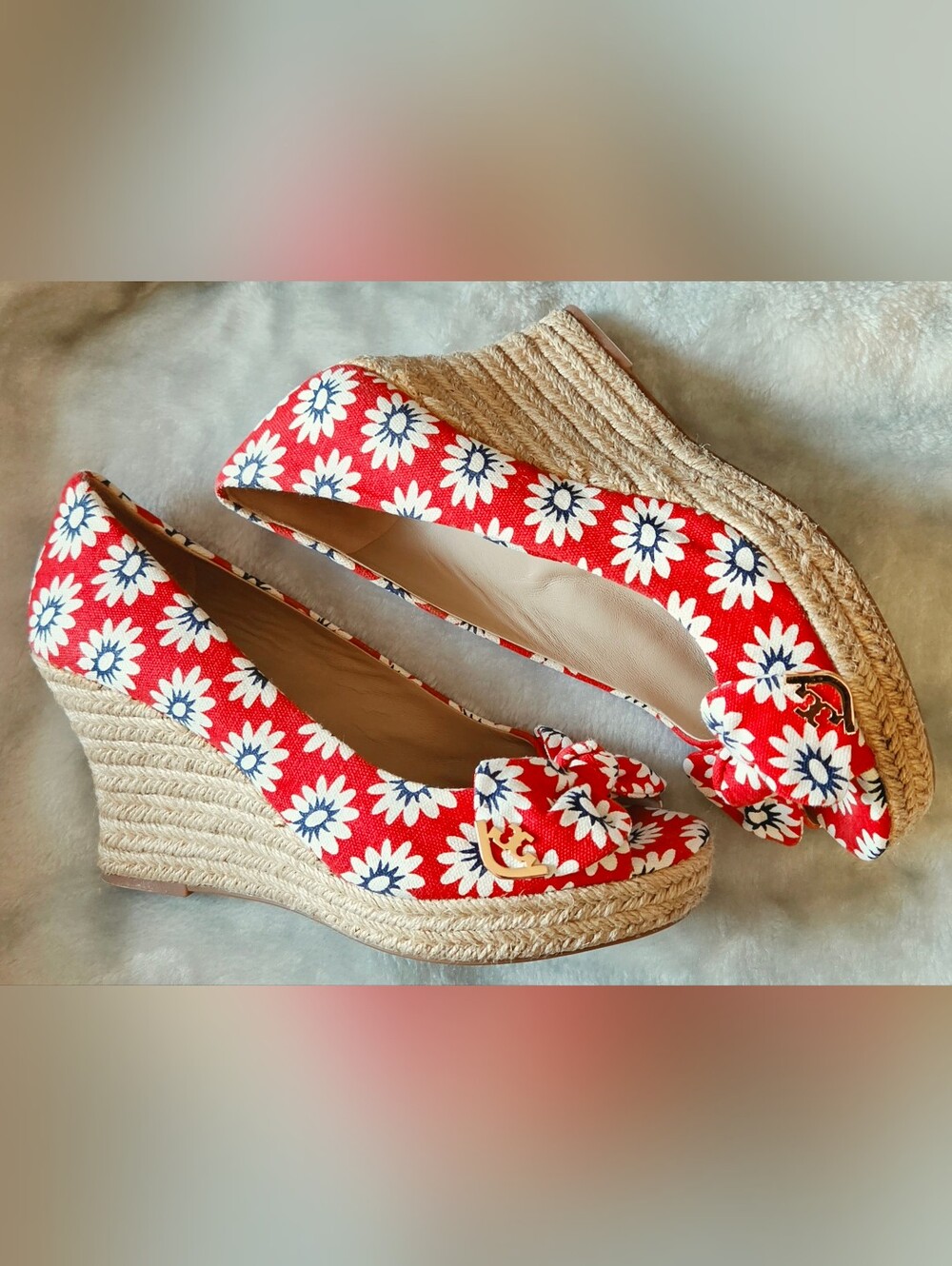 Tory Burch Red Daisy Espadrille Wedges with Navy Centers and Bow - Picture 2 of 6